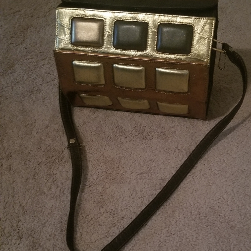 Elegant Metallic Shoulder Bag